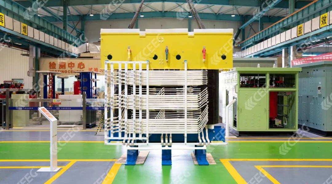CEEG lansează transformatorul de frecvență variabilă ZPSG-13000/10/0,69*Z7 pentru aplicații de pornire soft